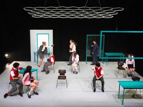 fABULEUS / Rashif El Kaoui & Sofie Joan Wouters // Skin in the Game © Clara Hermans