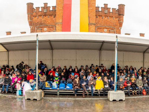 Tribunes Statieplein - foto © Stad Aalst