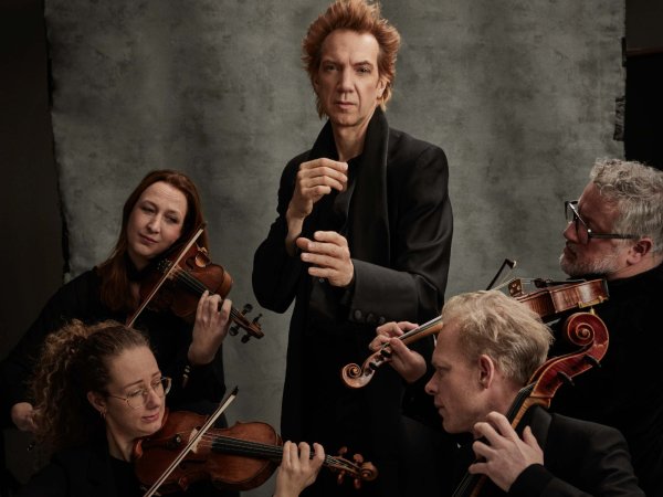 Sven Ratzke en Matangi Quartet - Dans op de Vulkaan (foto © Alek Bruessing)