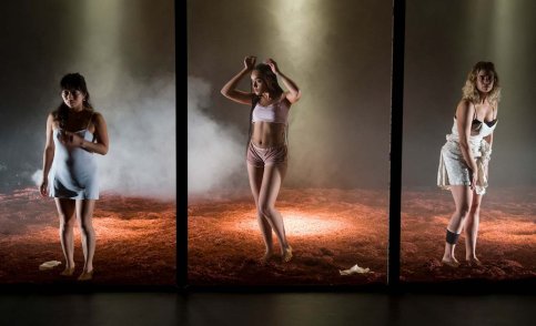 Laura Neyskens & Raphaël Vandeweyer / Inter:Action (Action Zoo Humain) / laGeste - GAZE (foto © Johan Pijpops)