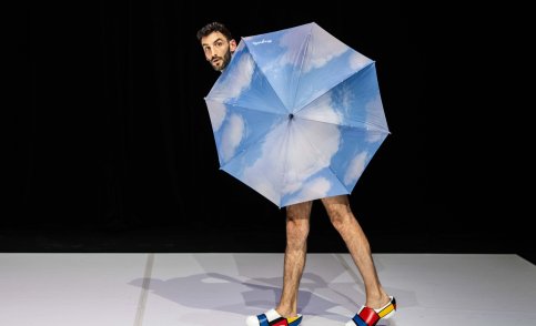 BRONKS & Not Standing / Alexander Vantournhout - Souvenirshop (foto © Bart Grietens)